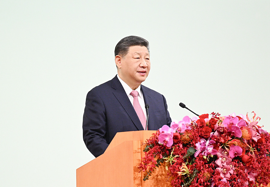 12月20日上午,庆祝澳门回归祖国25周年大会暨澳门特别行政区第六届政府就职典礼在澳门东亚运动会体育馆隆重举行。中共中央总书记、国家主席、中央军委主席习近平出席并发表重要讲话。